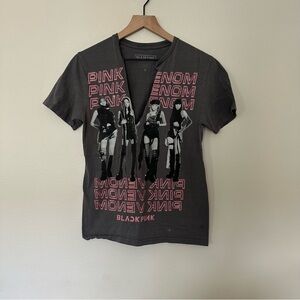 BLACKPINK‎ KPop Small Pink Venom Group Portrait Distressed Deep V- Neck T-Shirt